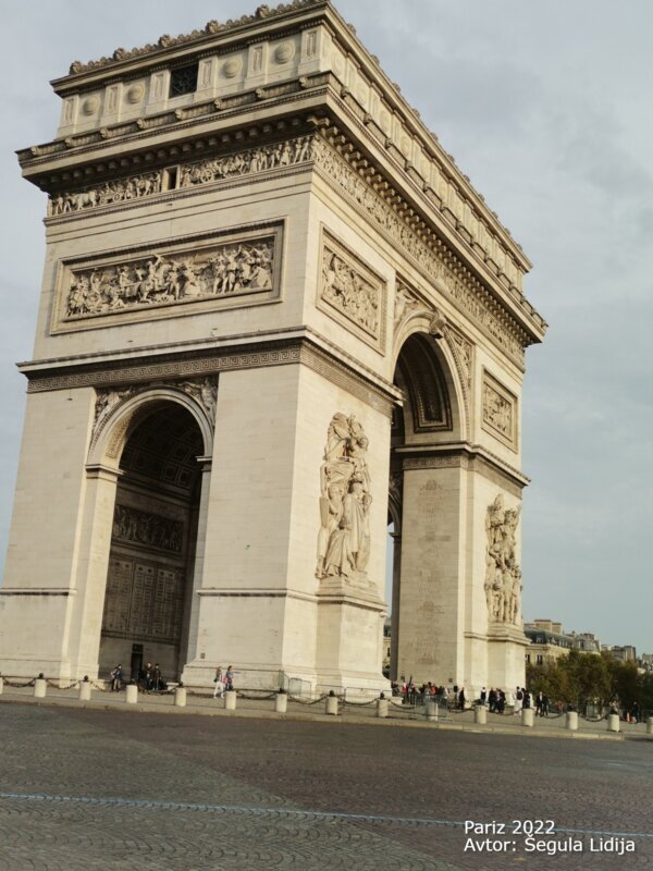 Pariz (z letalom)