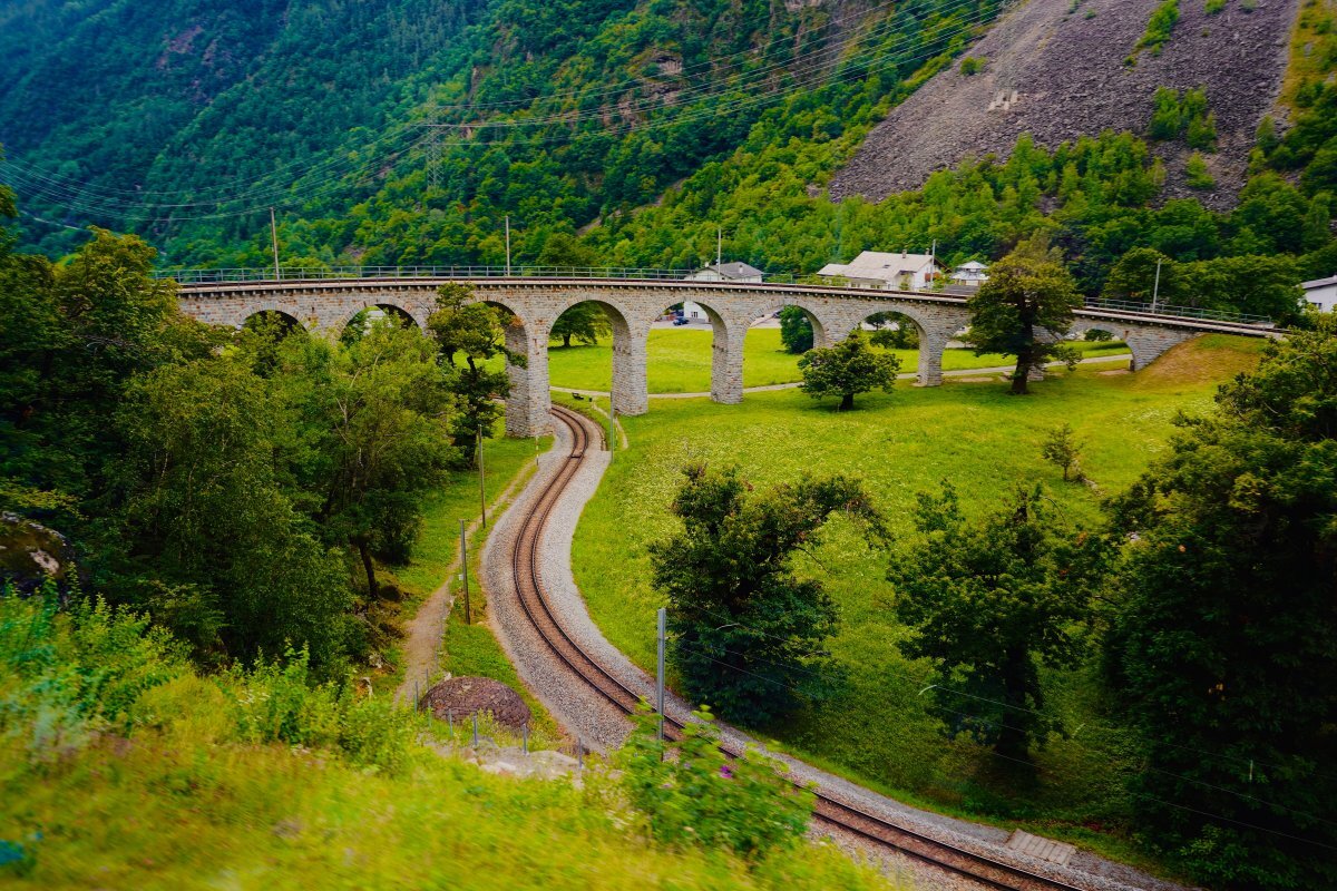 Bernina ekspres, Brescia, jezero Iseo in Švica