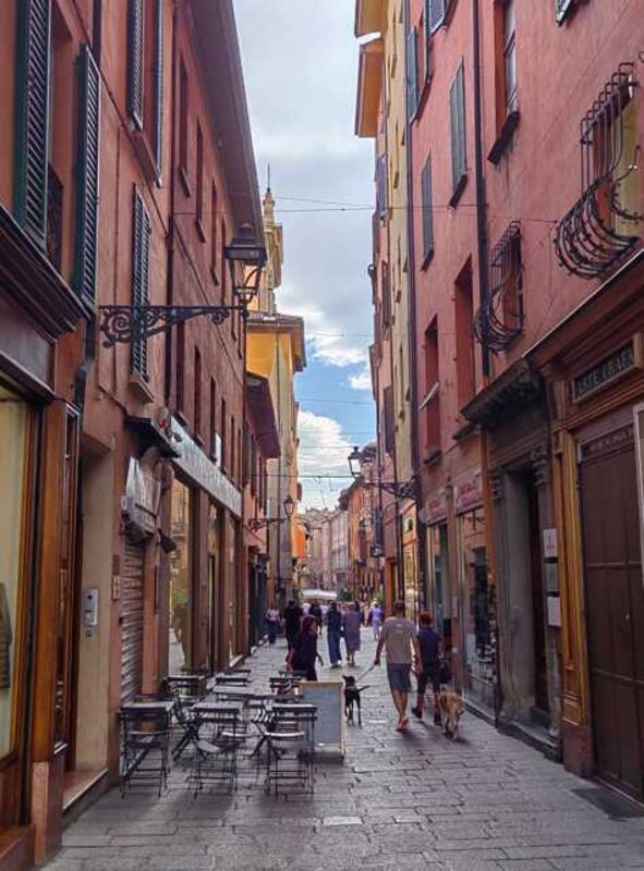 Najdaljša noč v Bologni