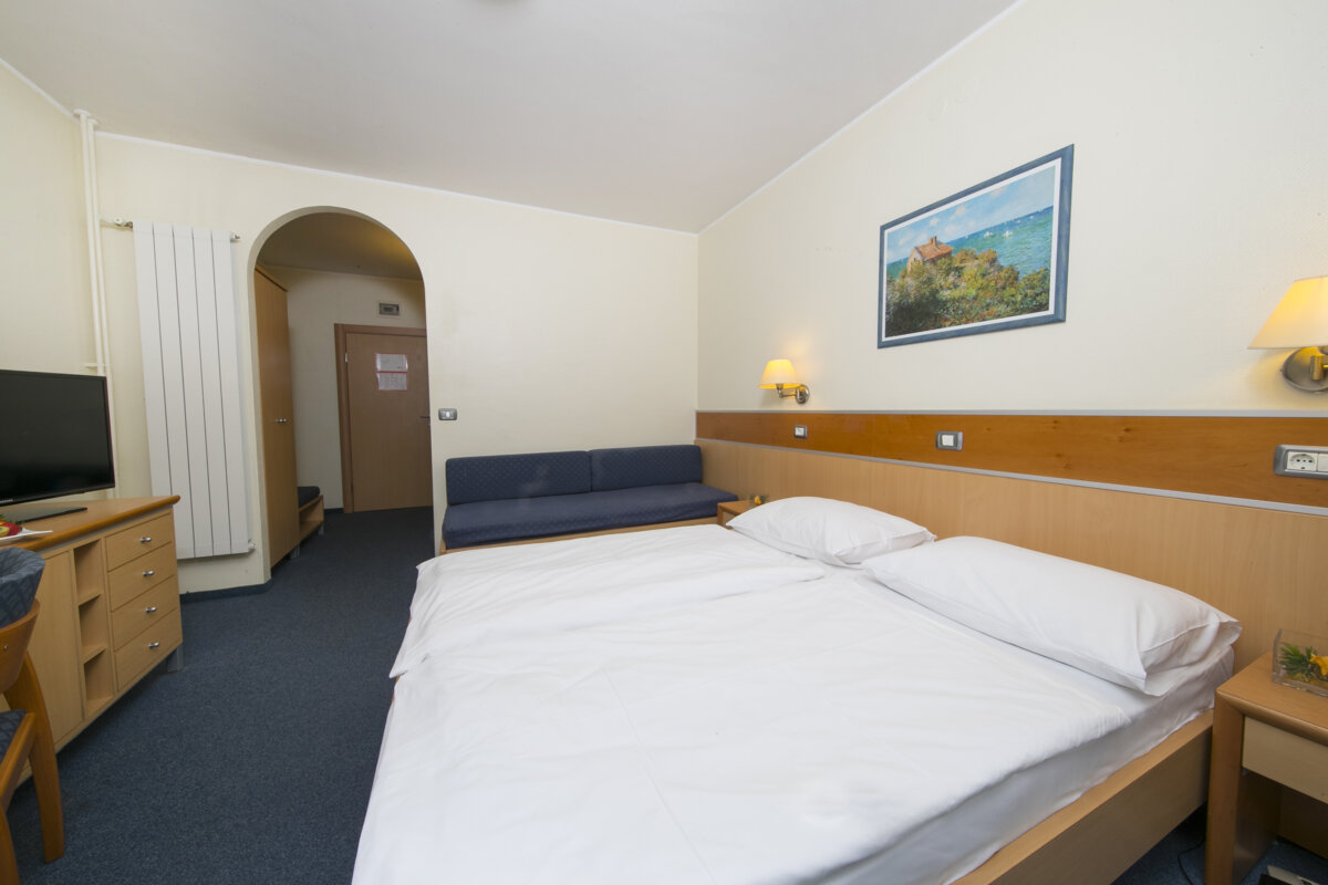 IZOLA: HN Simonov zaliv - Slovenija