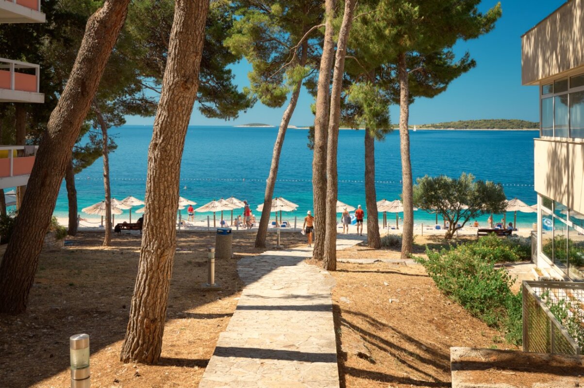 Zaključek poletja s Poskočnimi Muzikanti in klapo Mirakul