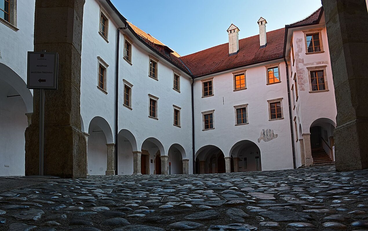 Dan žena v Posavju - čokoladno vino in grad Rajhenburg