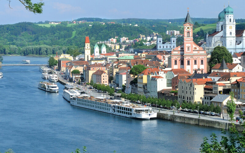 PO LEPI MODRI DONAVI (SCHÄRDING, PASSAU, LINZ)